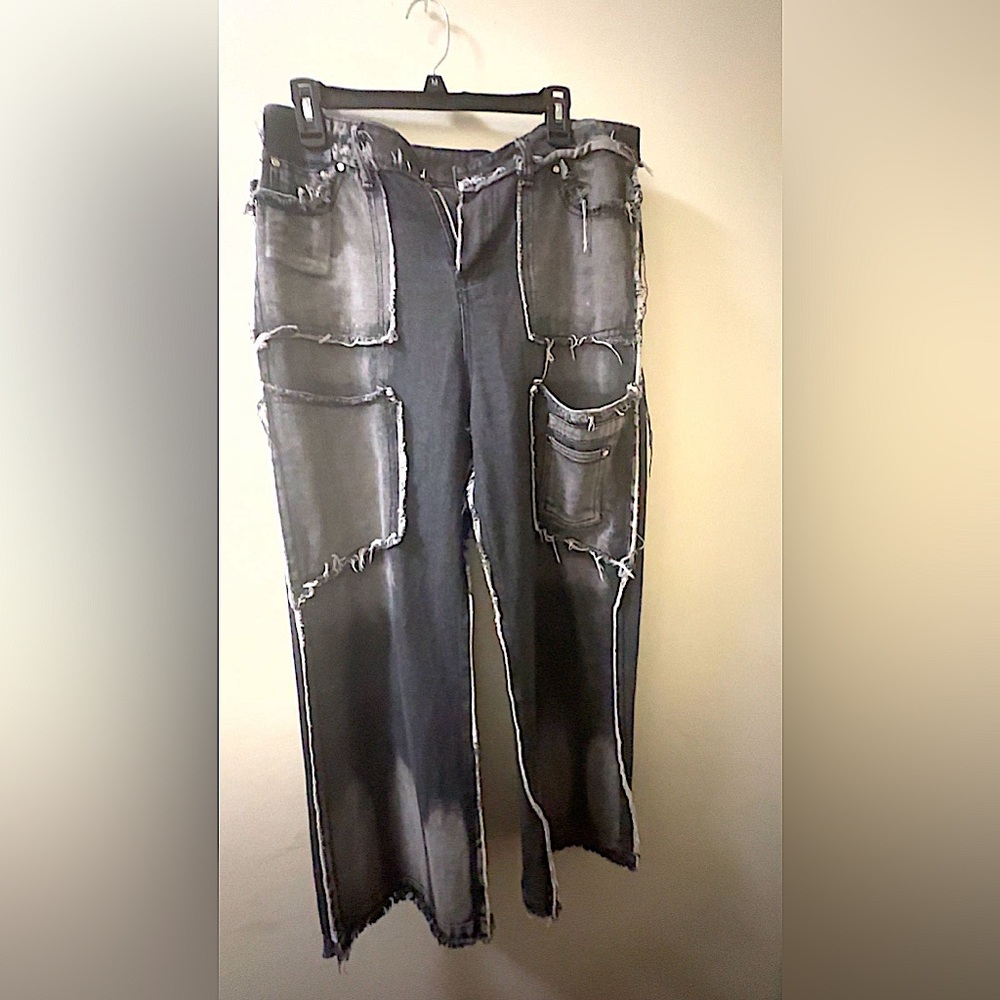 39% OFF BLACK BAGGY JEANS SIZE 36!